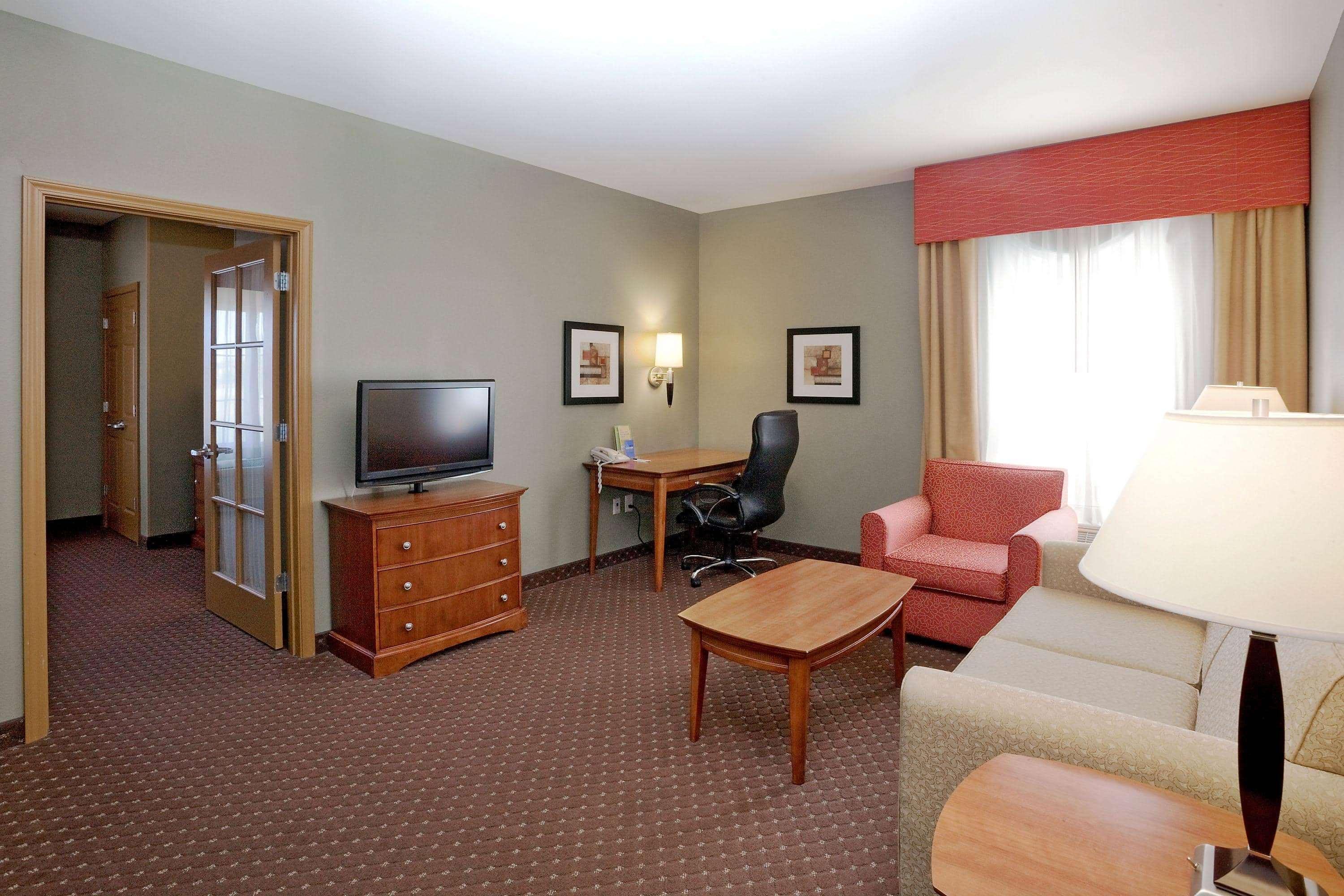 La Quinta By Wyndham Olathe Hotel Exterior photo